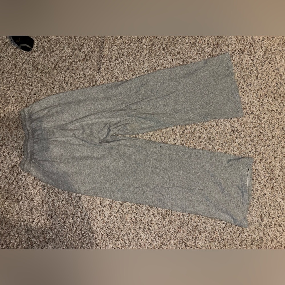 grey flowy pants